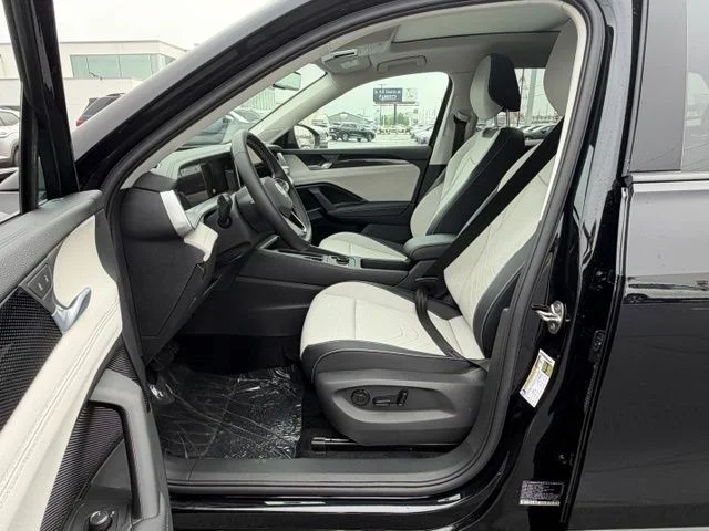 New 2026 Deep Black Pearl Volkswagen 2.0T SE image 14