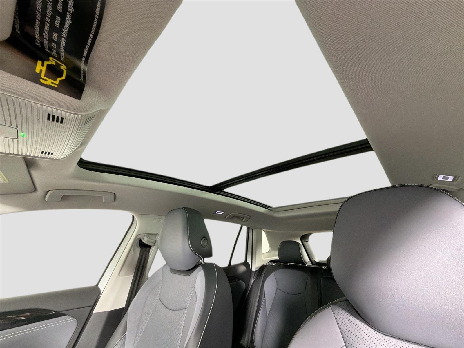 New 2026 Pure White Volkswagen SE image 20