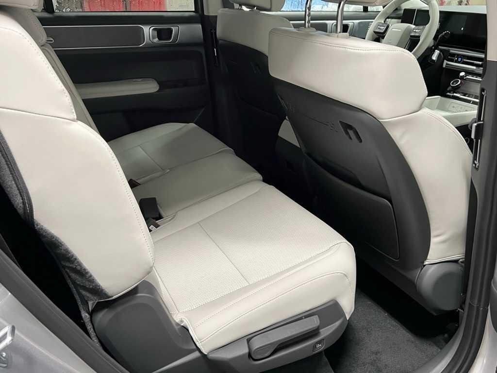 New 2025 Shimmering Silver Hyundai SEL AWD image 58