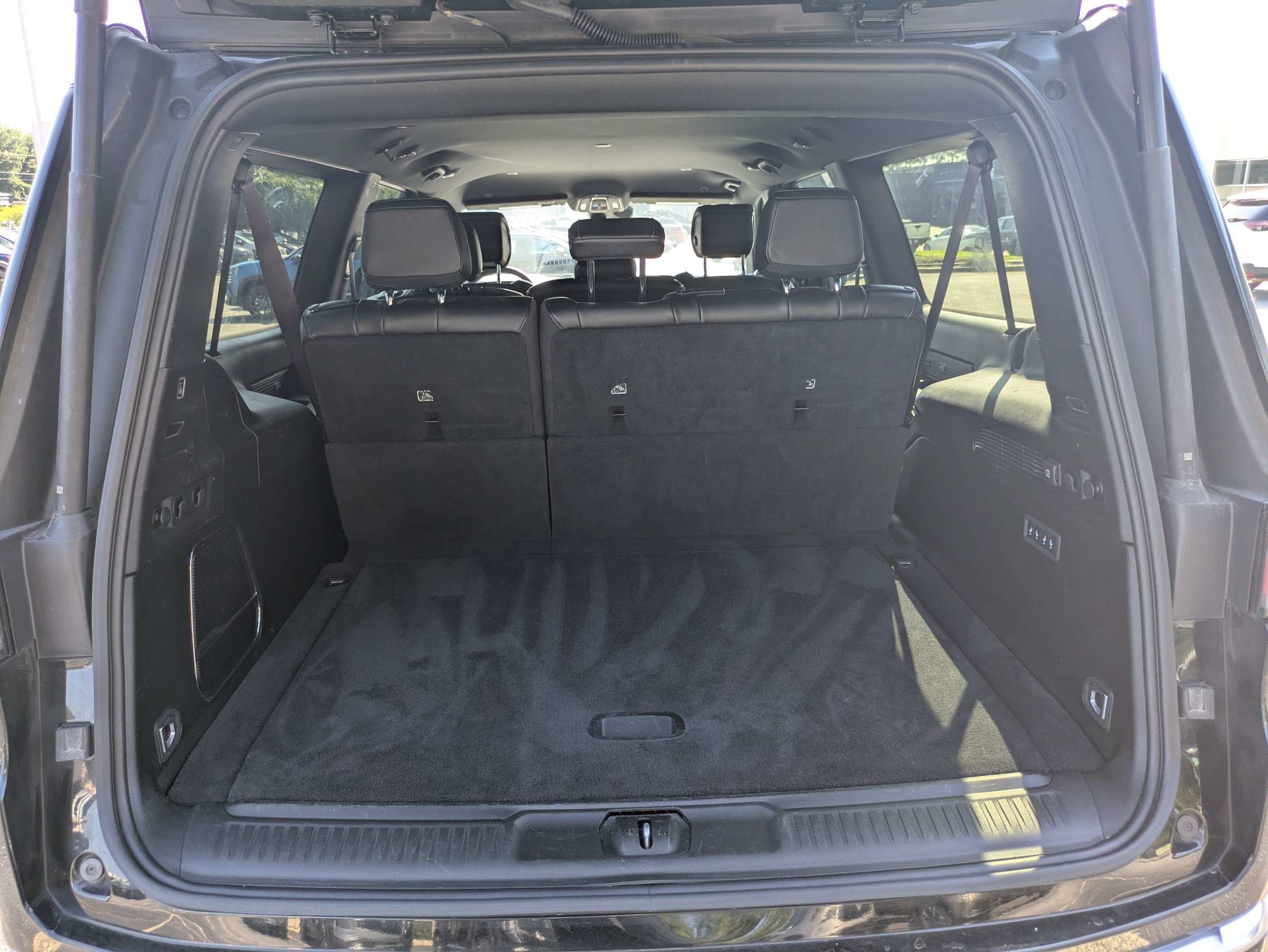 Used 2024 Black Jeep Series II image 9