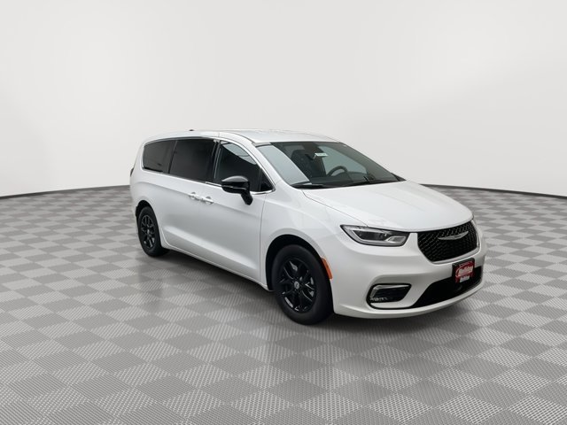 2025 Chrysler Pacifica Select - Photo 31