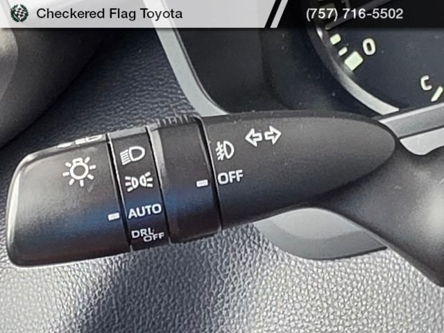 Used 2022 White Toyota SR5 image 29