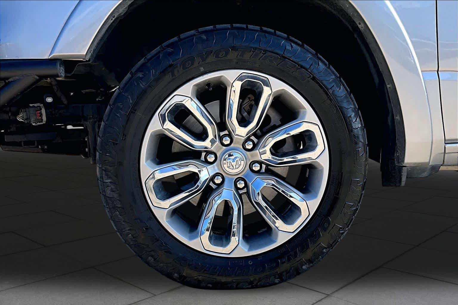 Used 2020 Billet Silver Metallic Clearcoat Ram Laramie image 11