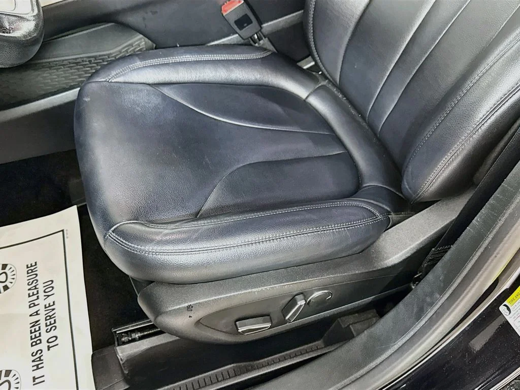Used 2019 Infinite Black Metallic Lincoln Standard image 21
