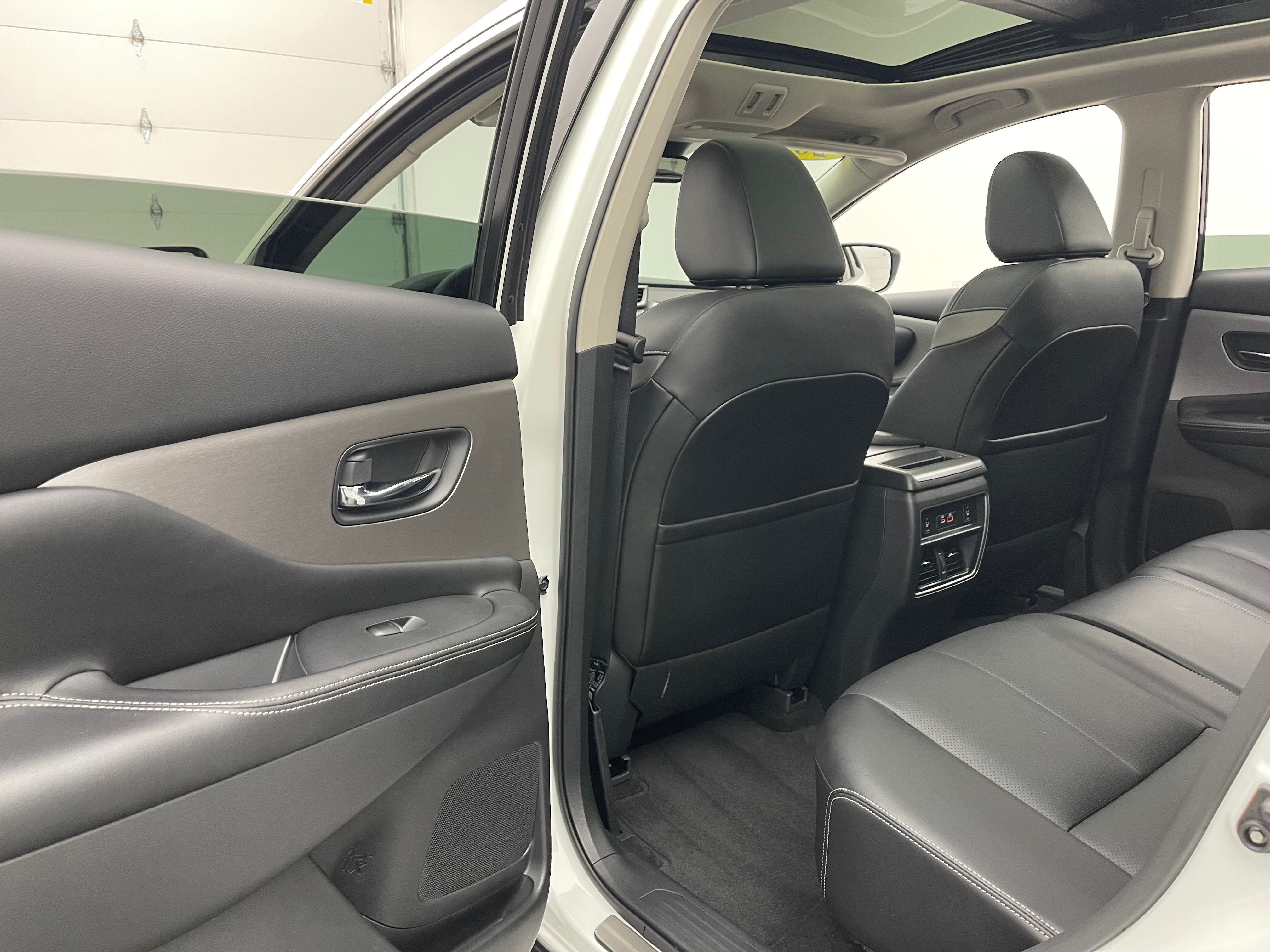 Used 2024 Pearl White Tricoat Nissan SL image 39