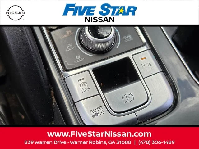 Used 2023 Red Kia S image 24