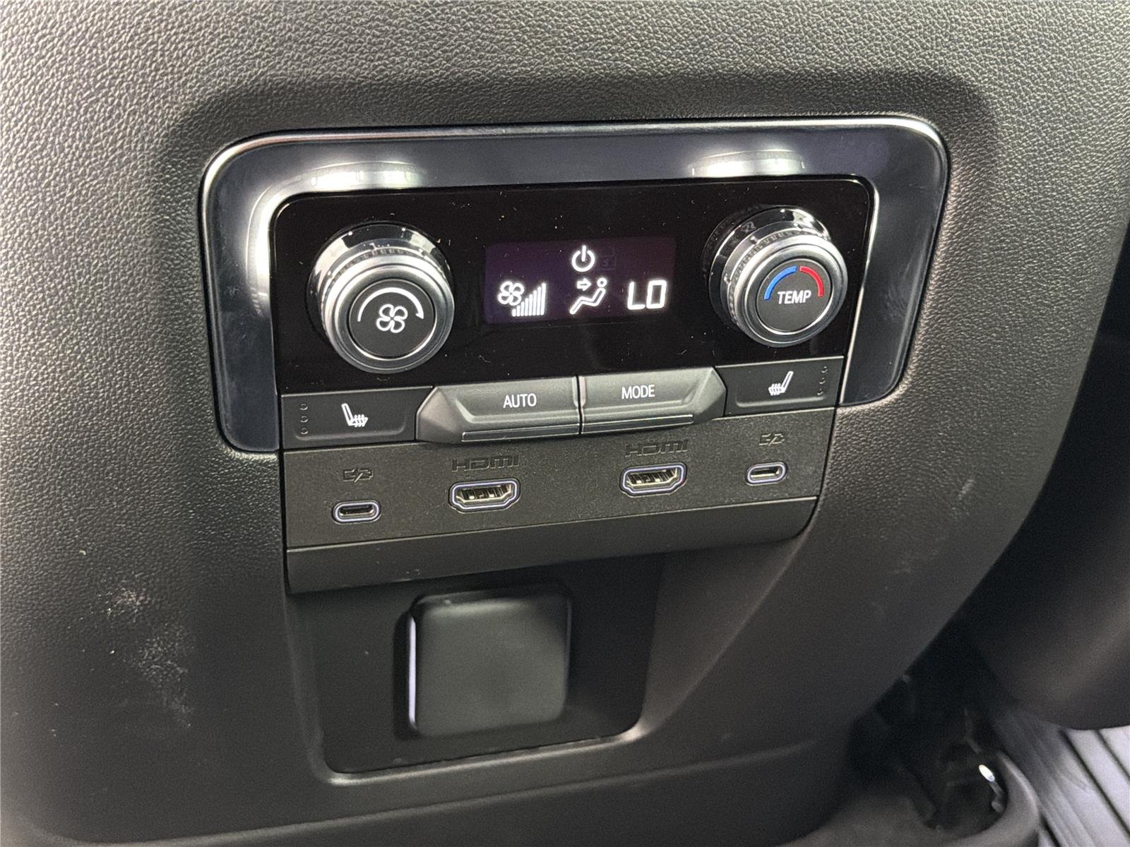 2026 GMC Yukon XL Elevation - Photo 24