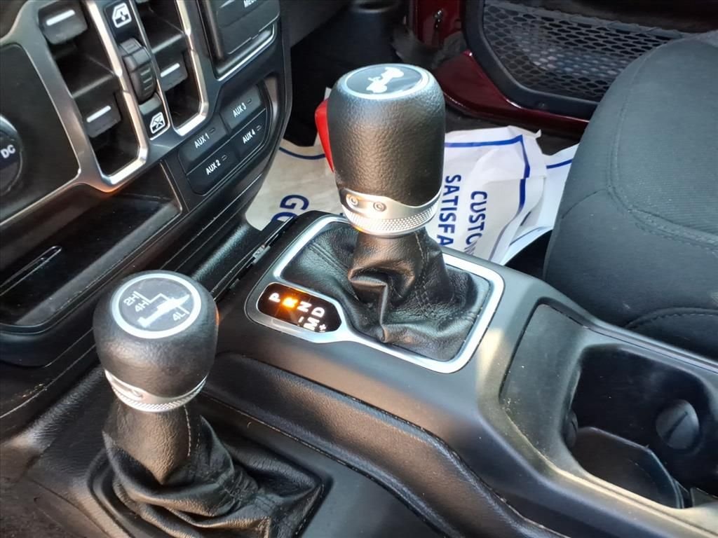 Used 2021  Jeep Unlimited Sport S image 27
