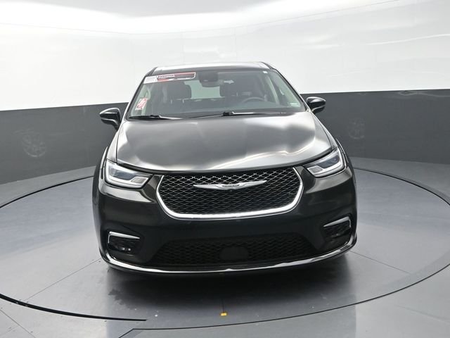 Used 2023 Black Chrysler Touring L image 4