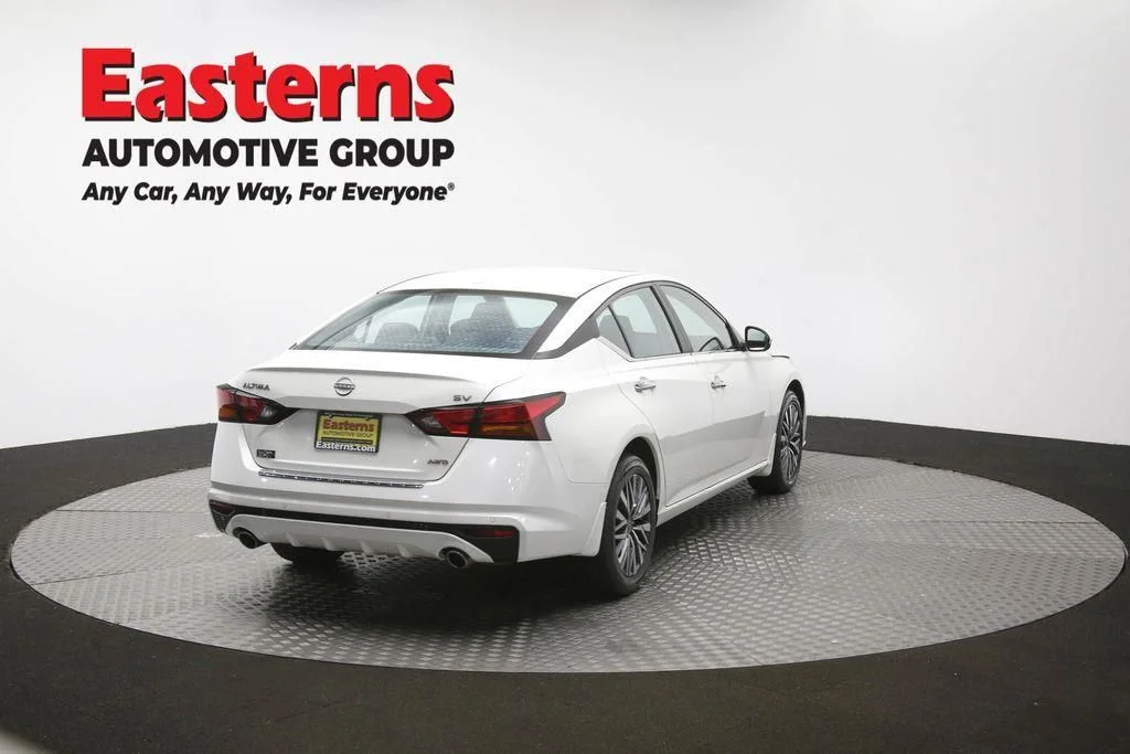 Used 2023 White Nissan 2.5 SV image 42