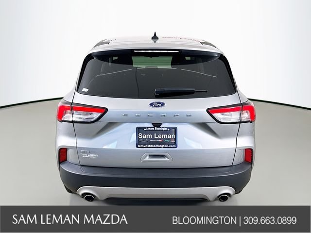 Used 2022 Silver Ford SE image 6