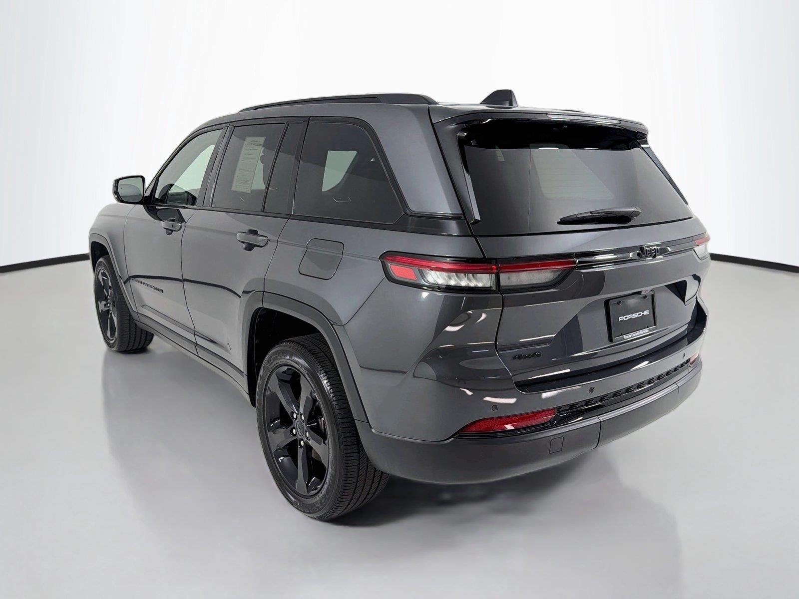 Used 2022 Baltic Gray Metallic Clearcoat Jeep Altitude image 3