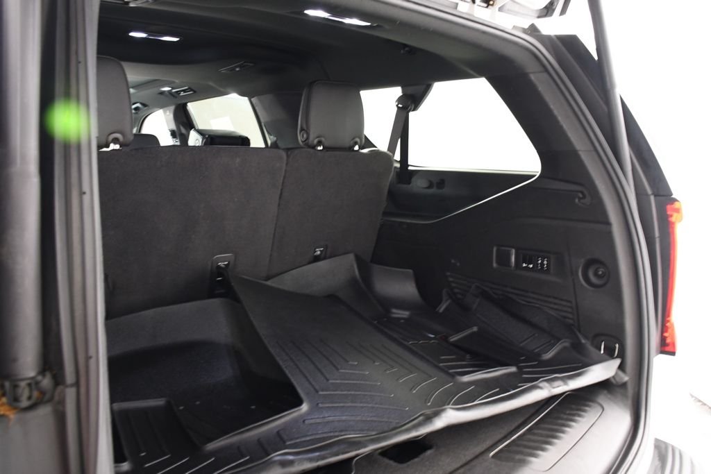 Used 2022 White Frost Tricoat GMC SLT image 24