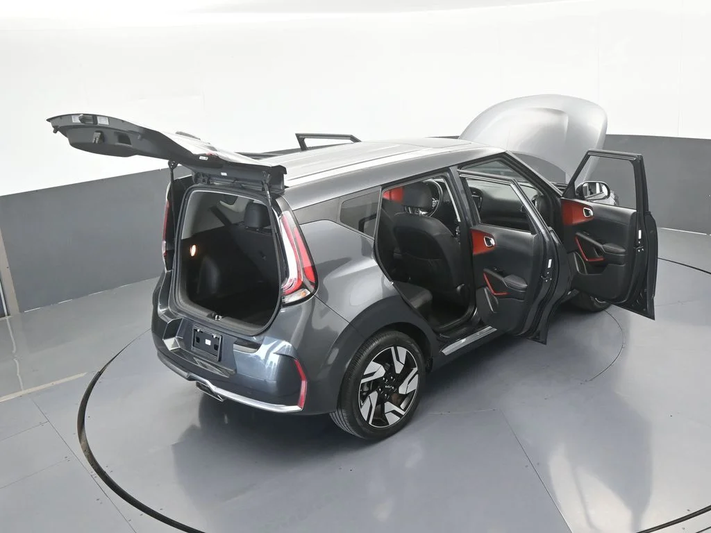 Used 2024 Gravity Gray Kia GT-Line image 64