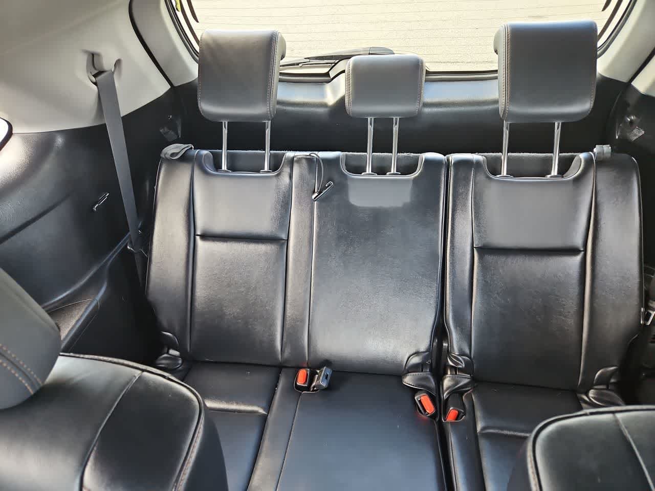 Used 2015 Silver Sky Metallic Toyota XLE image 27