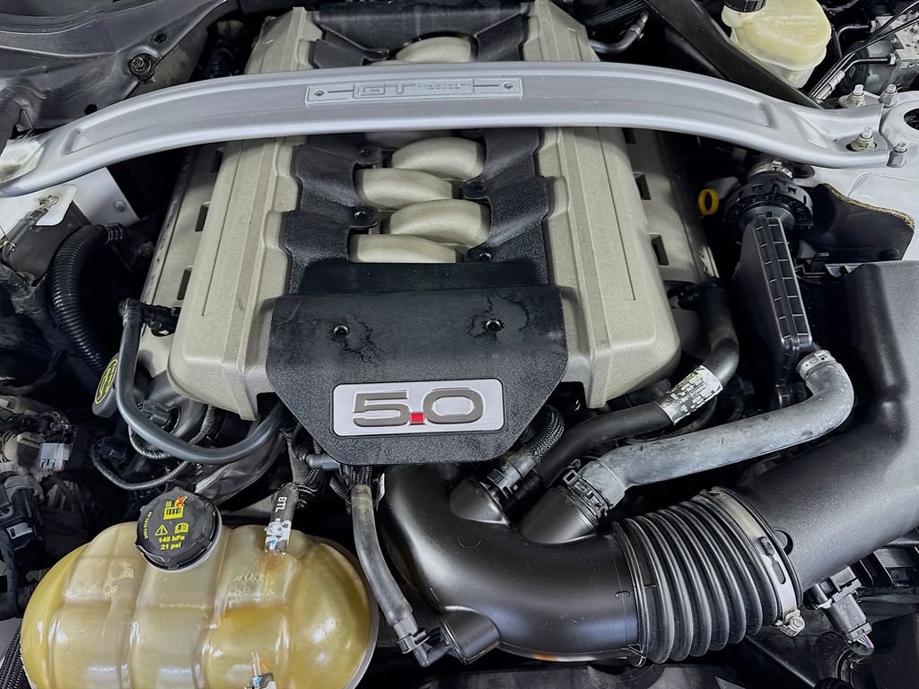 Used 2016 Oxford White Ford GT Premium image 36