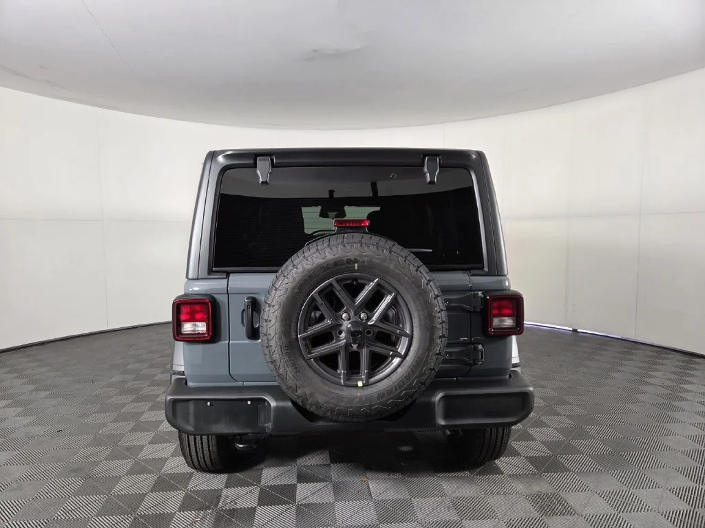 New 2026 Anvil Clear-Coat Exterior Paint Jeep Sport S image 6
