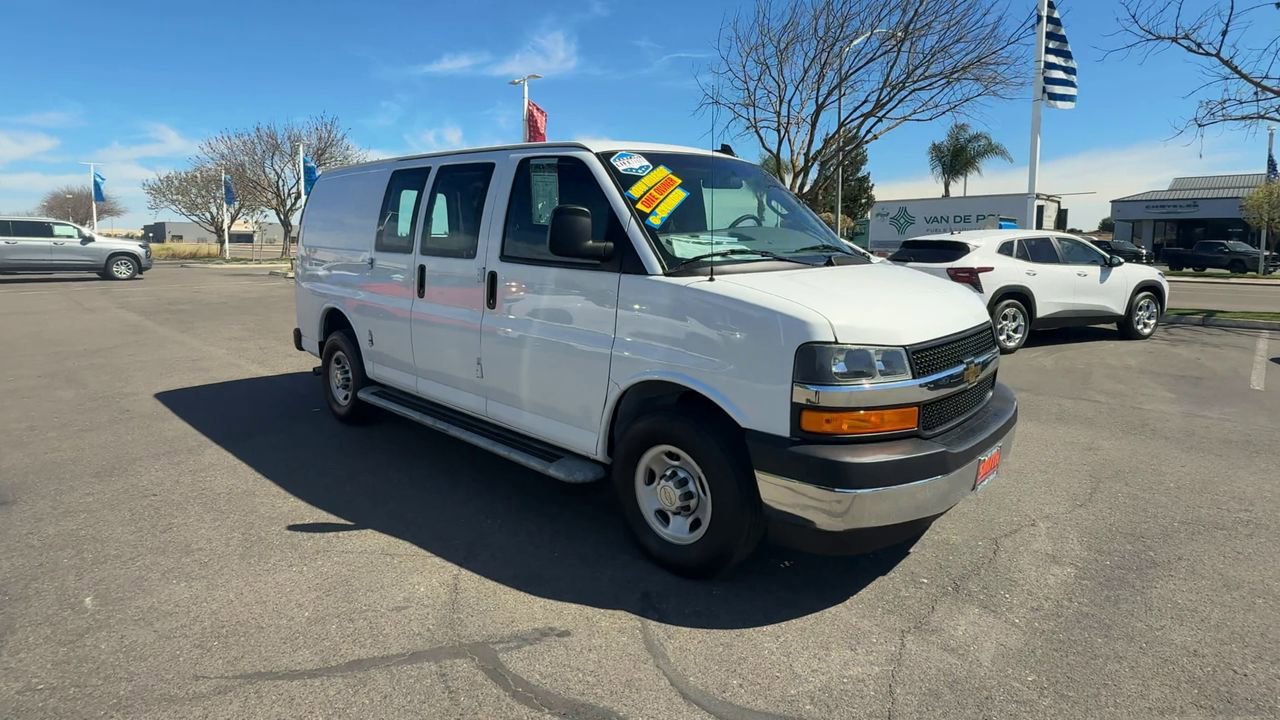 2024 Chevrolet Express 2500 Work Van HD's photo