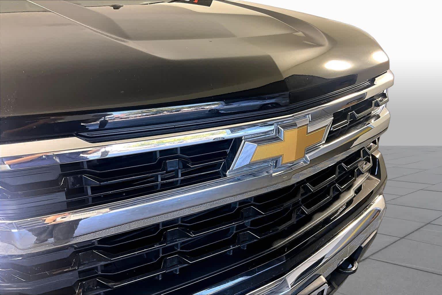 Used 2024 Black Chevrolet LT image 28