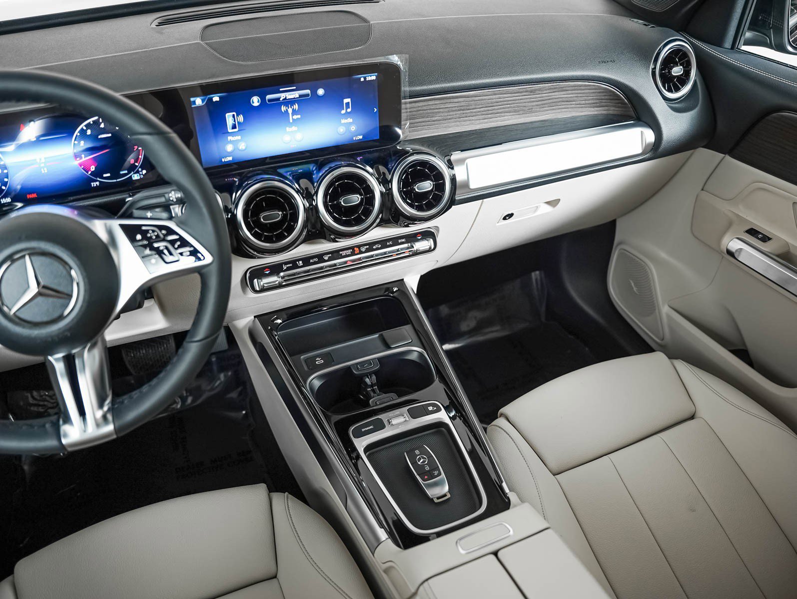 New 2026 Cosmos Black Metallic Mercedes-Benz GLB 250 image 17