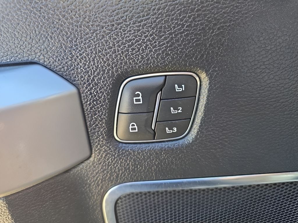 Used 2021 Carbonized Gray Metallic Ford LARIAT image 38