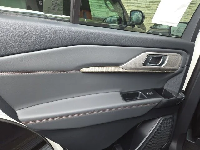New 2026 Star White Metallic Tri-Coat Ford Active image 37