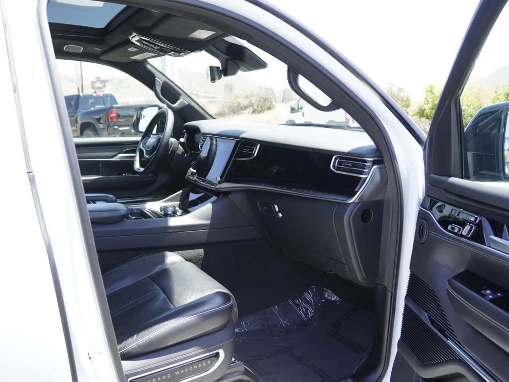 2024 Jeep Grand Wagoneer L Series II - Photo 22