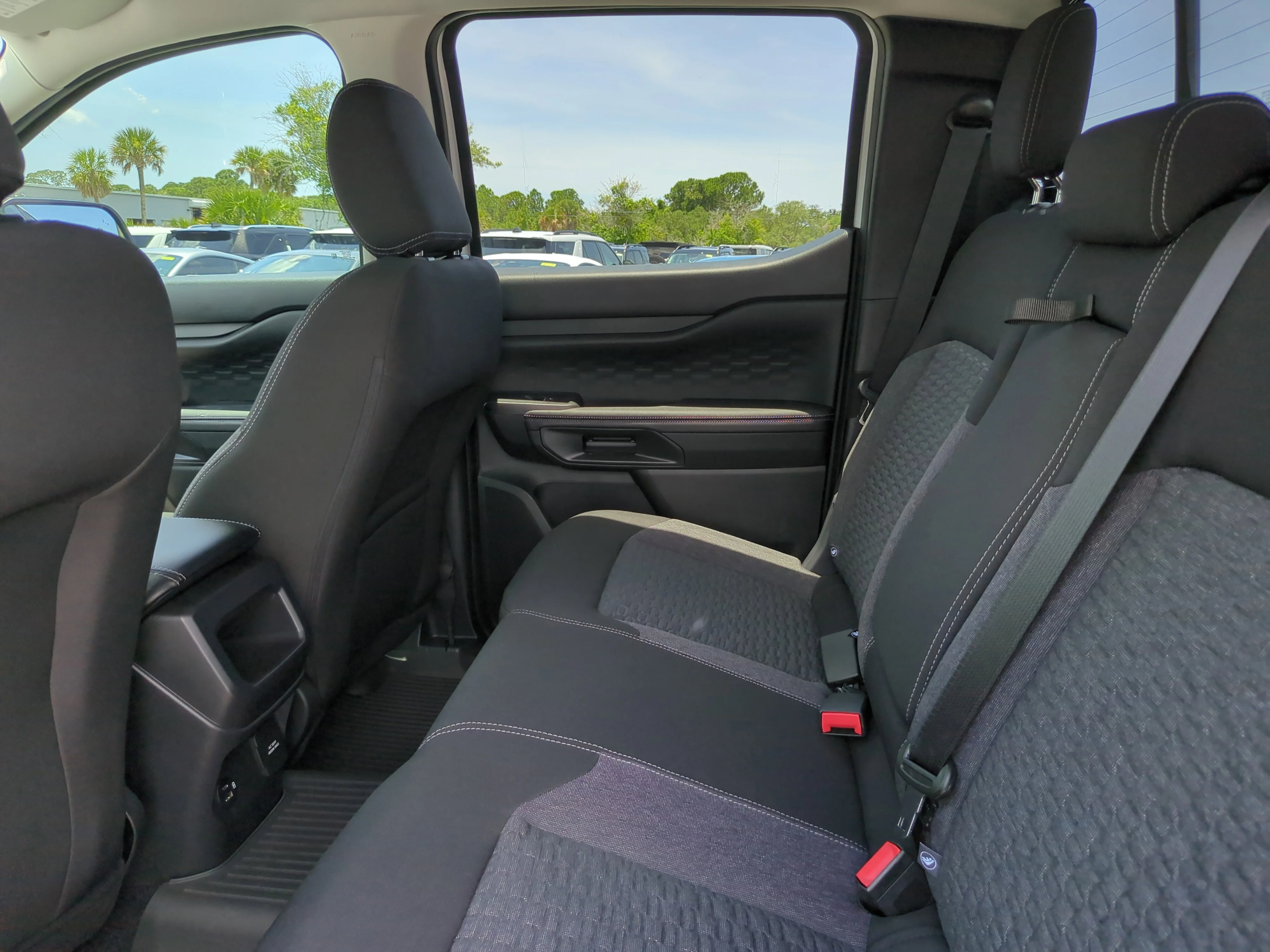 New 2026 Oxford White Ford XLT image 16