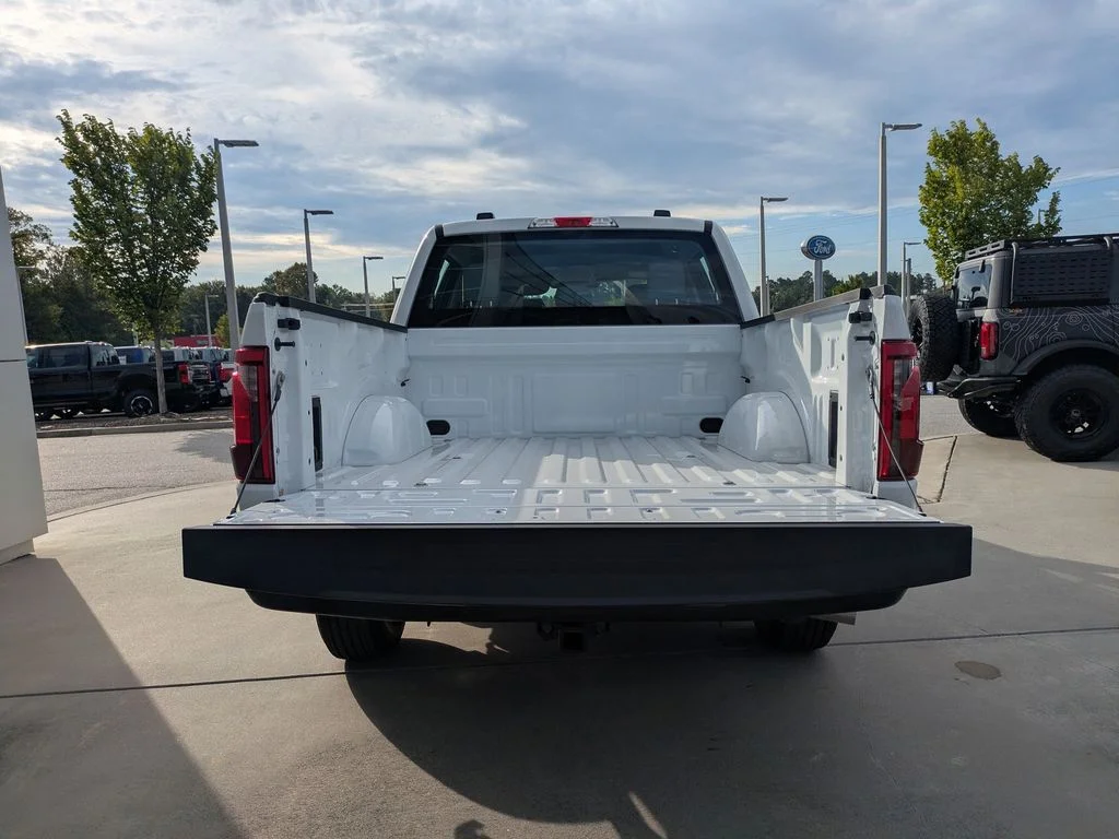 New 2026 Oxford White Ford XL image 12