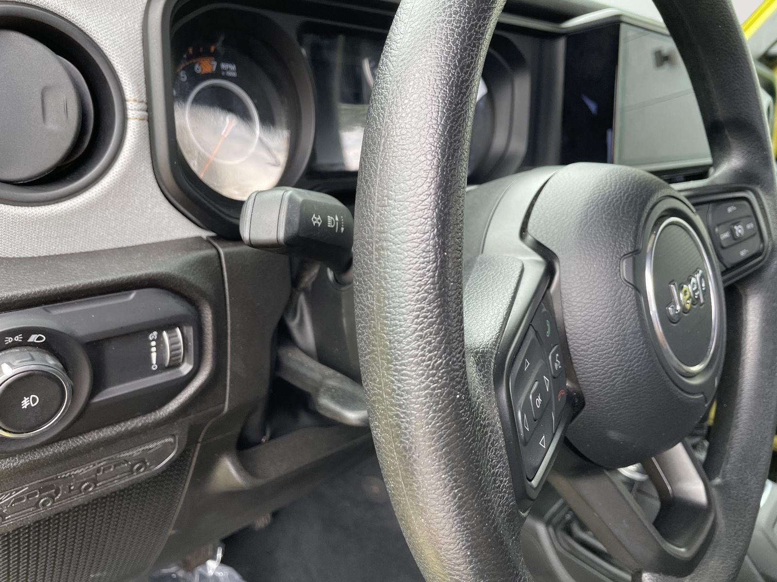 Used 2024 High Velocity Clearcoat Jeep Sport image 15