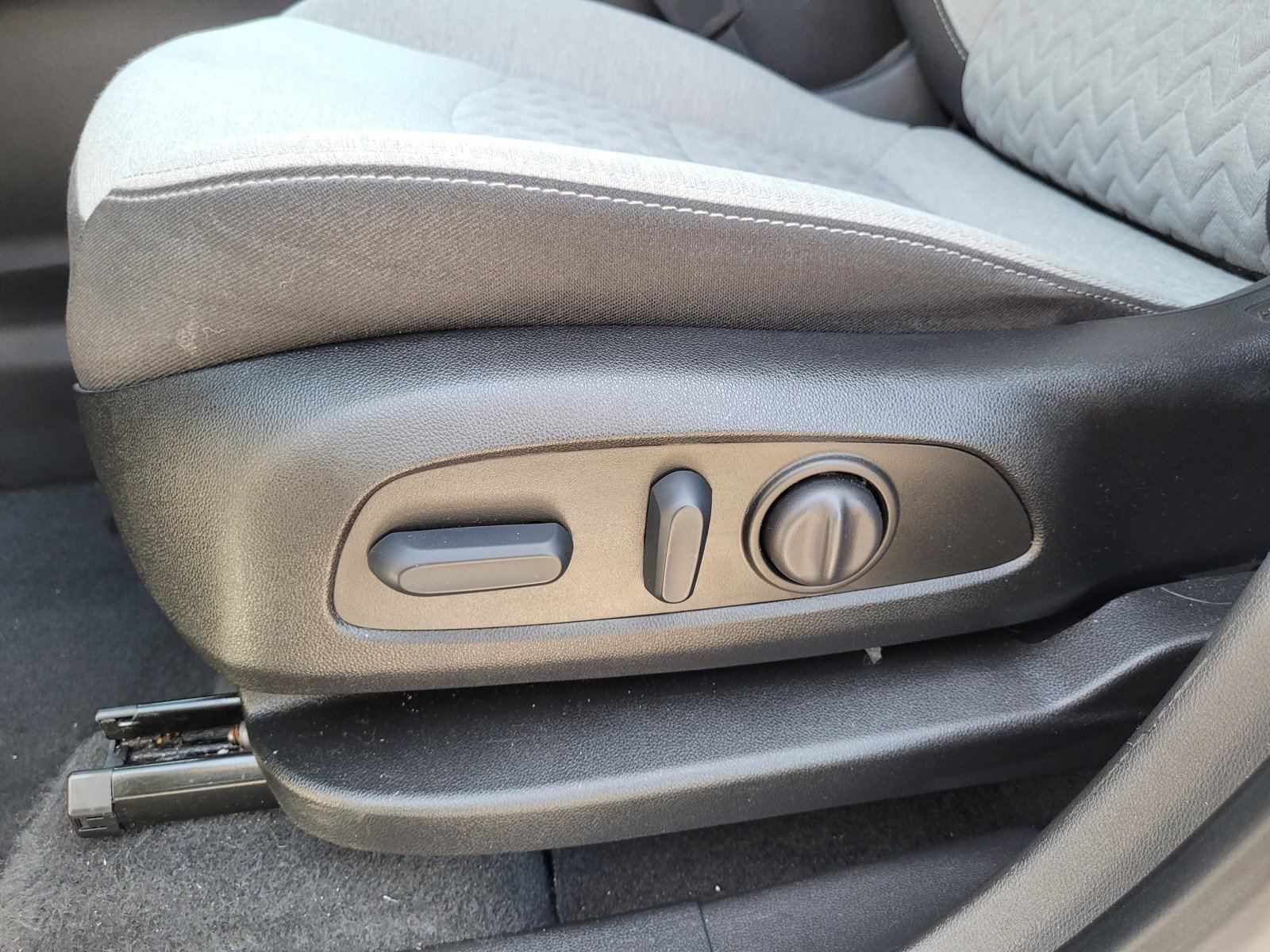 Used 2023 Summit White Chevrolet LT image 12