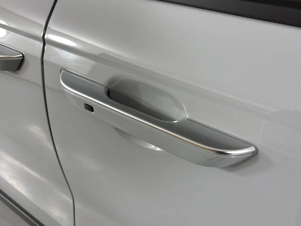New 2027 Silver Kia EX image 12