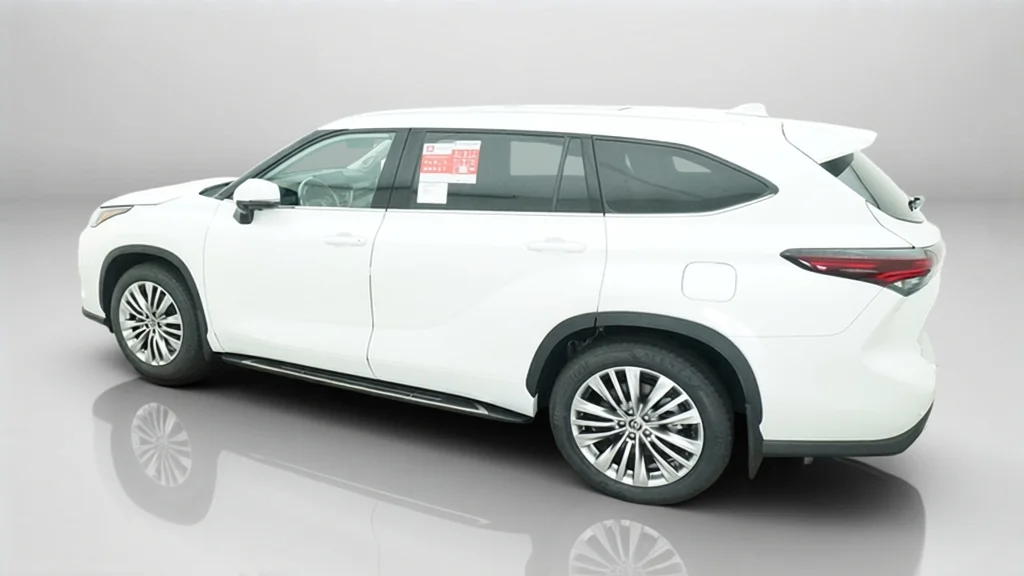 New 2026 Wind Chill Pearl Toyota Platinum image 15