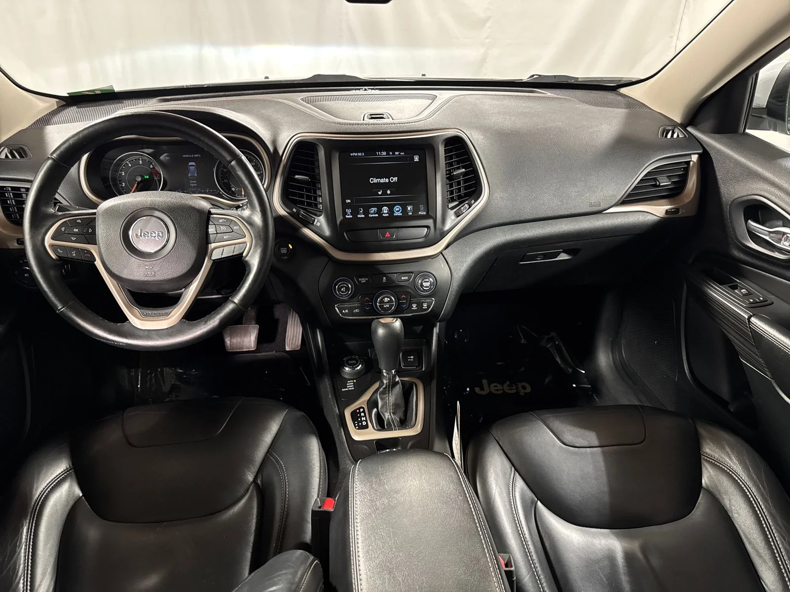 Used 2017 White Jeep Limited image 4