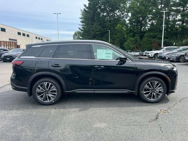 New 2027 MINERAL BLACK INFINITI Luxe AWD image 2