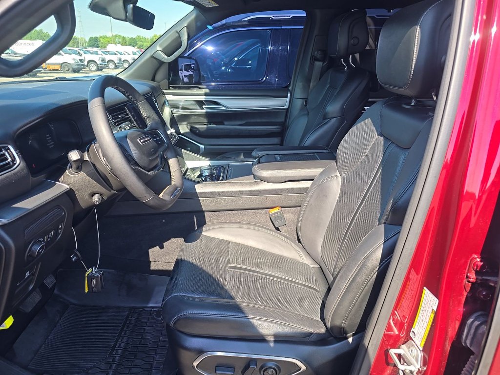 Used 2024 Velvet Red Pearlcoat Jeep Series II Carbide image 5