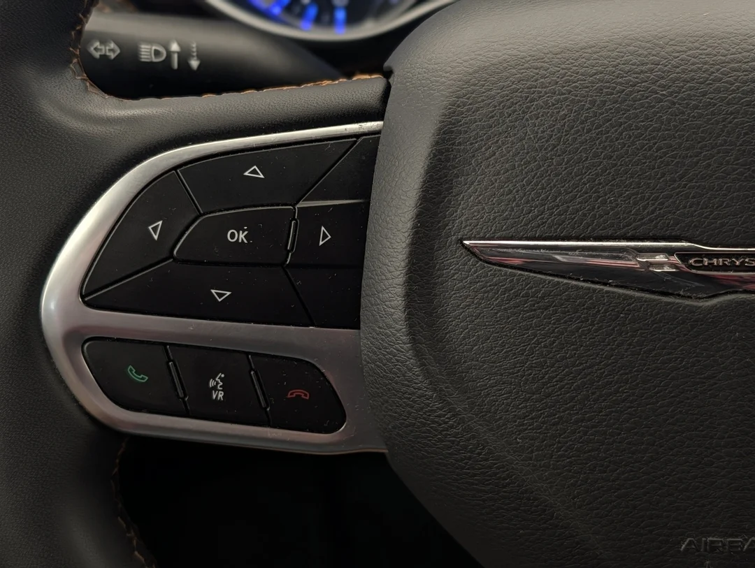 Certified Used 2023 Grey Chrysler Pinnacle - - AWD - 360 Camera - Premium Leather - Amazon Fire - Heated Seats - Remote Start & More! image 17