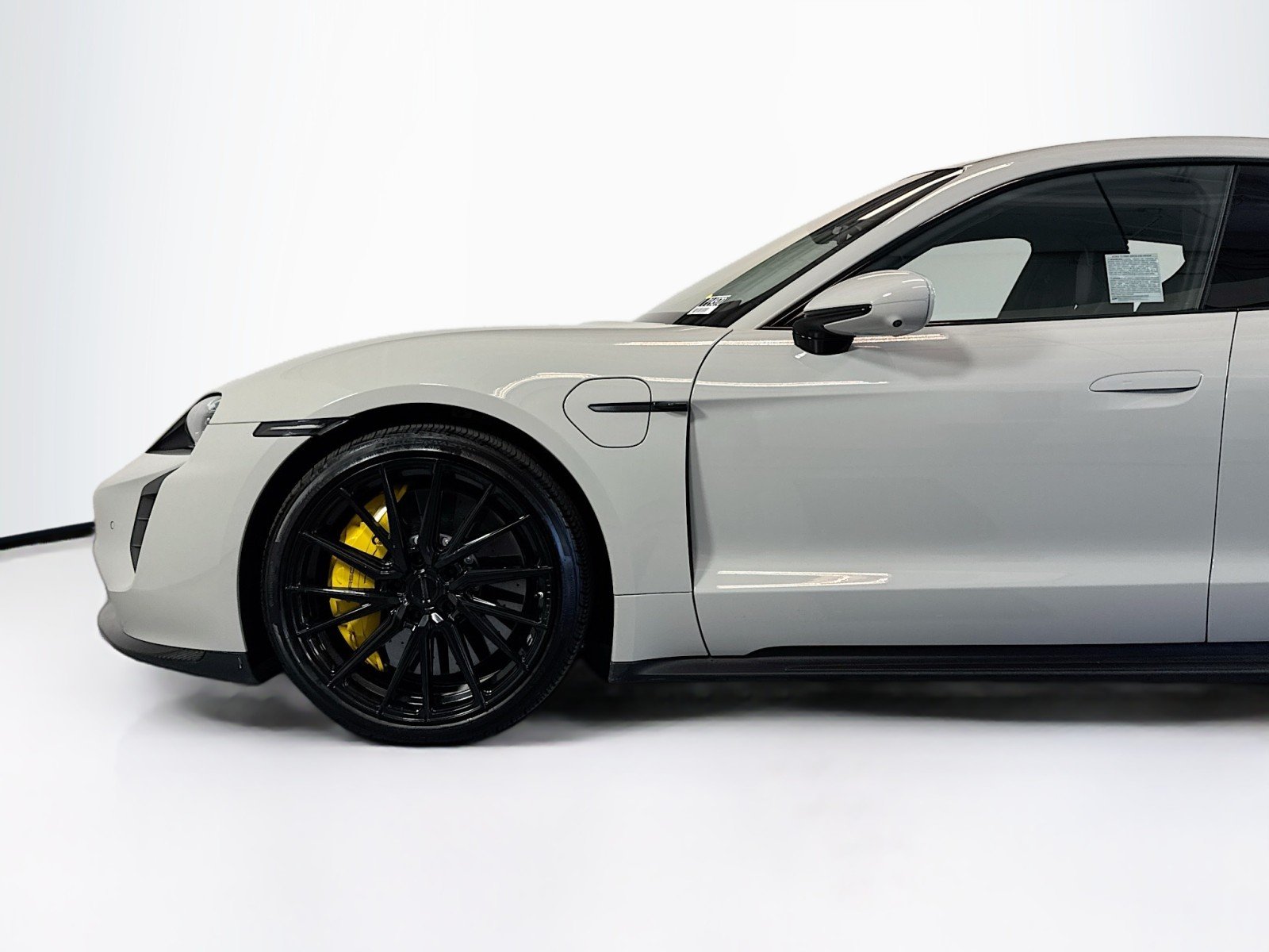 Used 2021 Chalk Porsche Turbo image 28