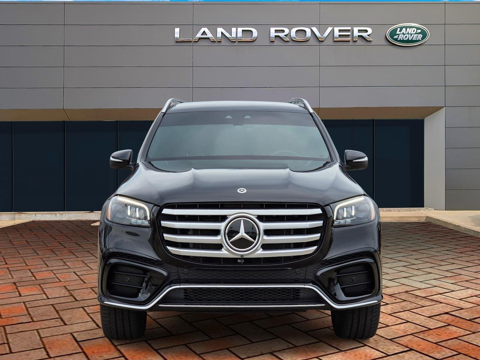 Used 2024 Obsidian Black Metallic Mercedes-Benz GLS image 2