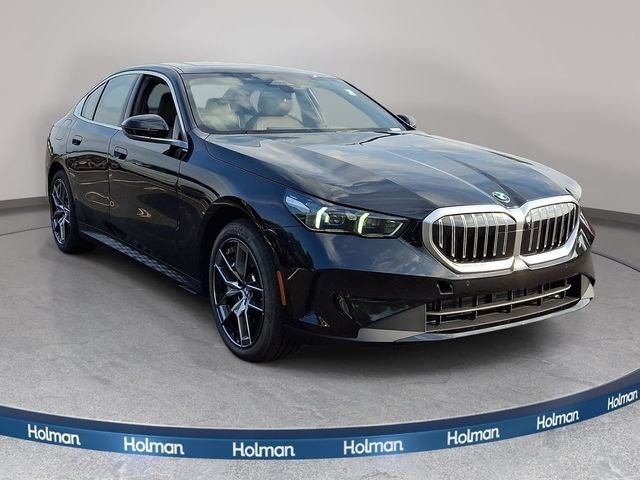 New 2027 Black Sapphire Metallic BMW 530i xDrive image 3