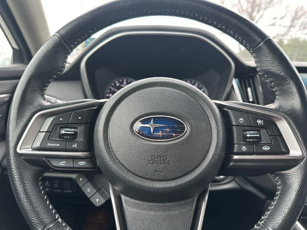 Used 2021 Crystal White Pearl Subaru Limited image 10