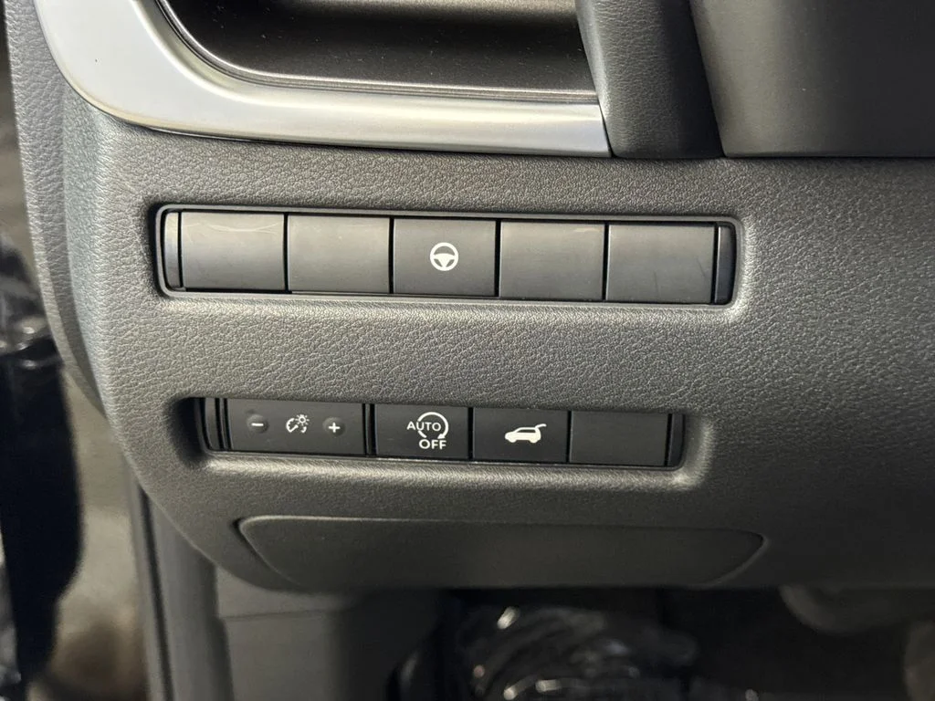 Used 2023 Super Black Nissan SV image 29