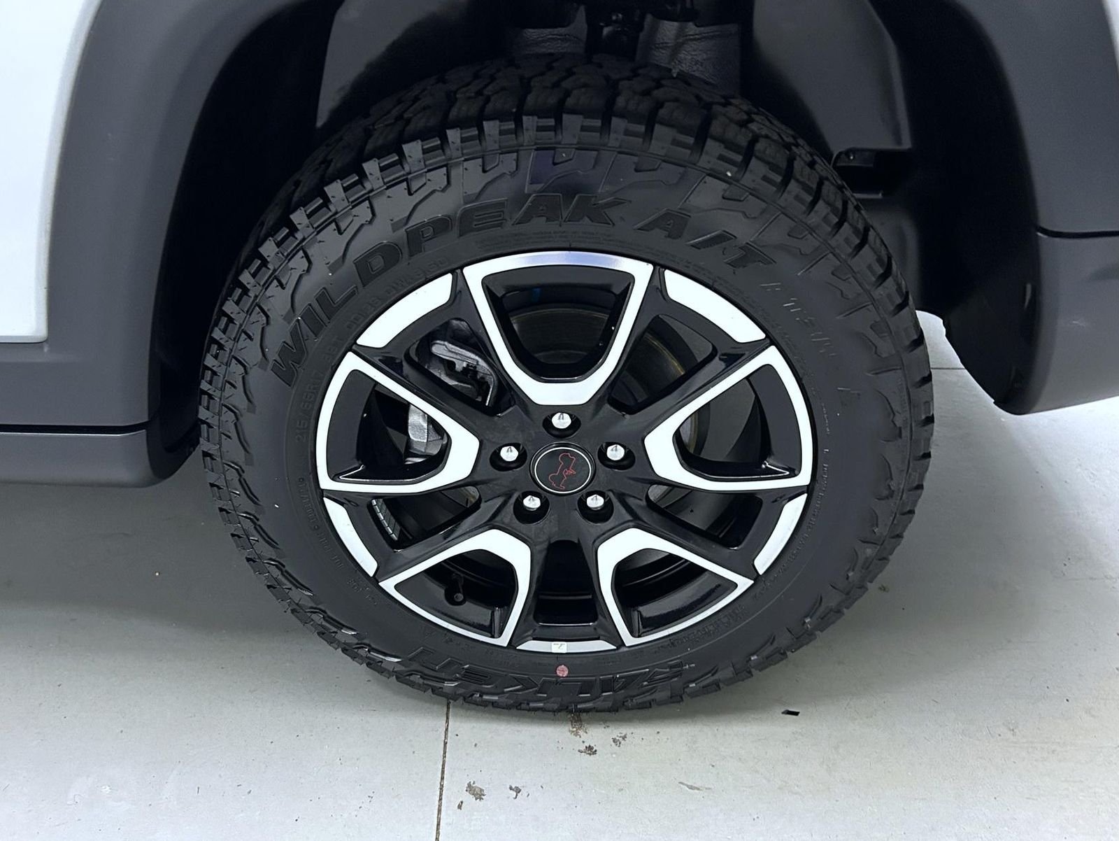 Used 2025 Silver Jeep Trailhawk image 22
