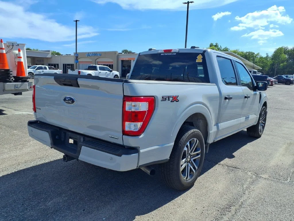 Used 2023 White Ford XL image 2