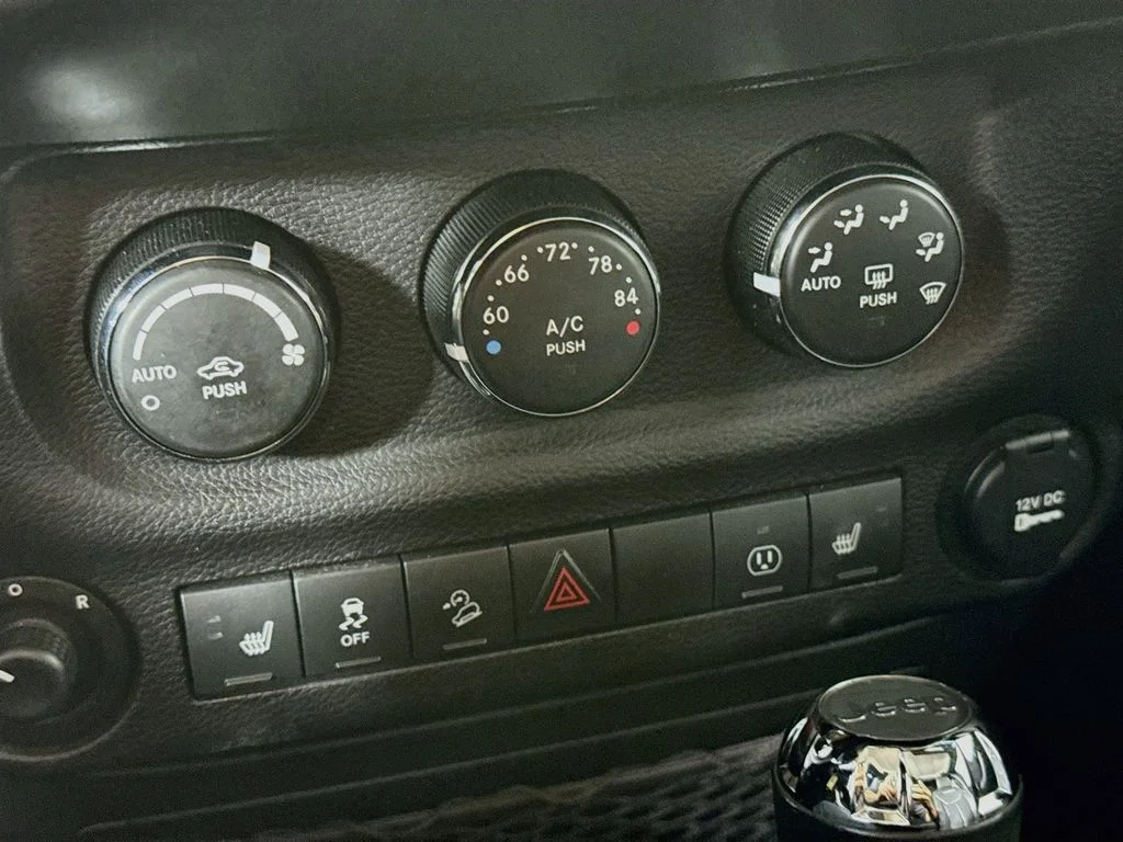 Used 2017 Gray Jeep Unlimited Rubicon image 17