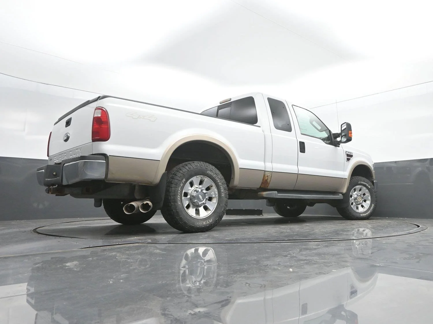 Used 2008 White Ford XL image 30