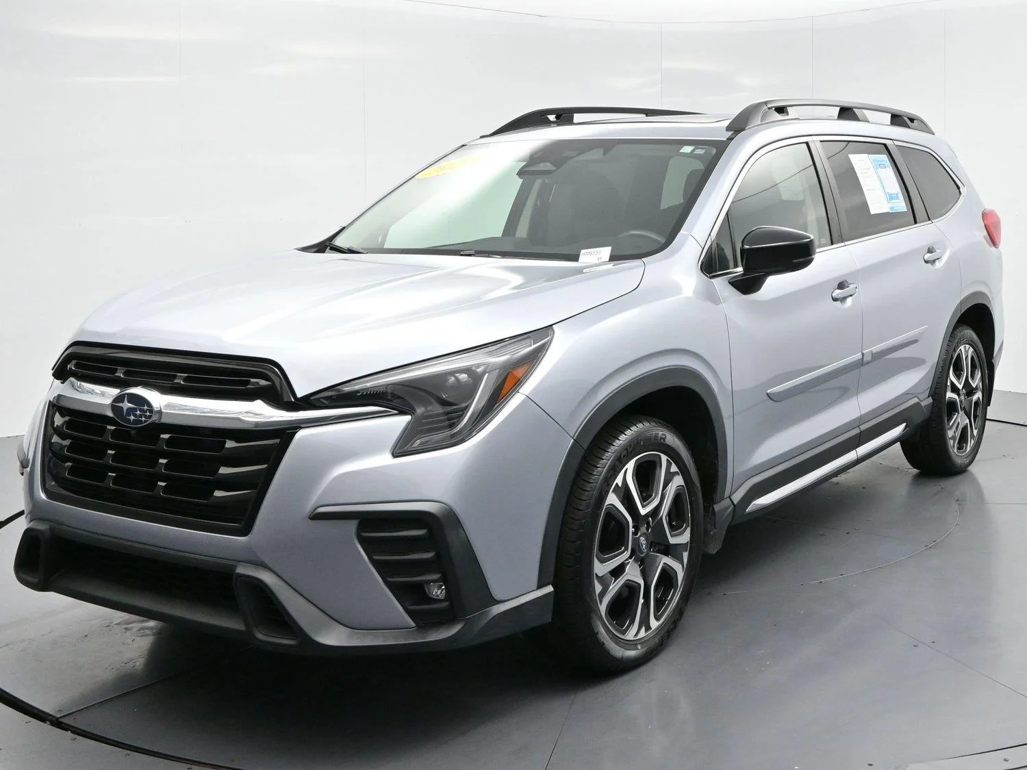 Used 2024 Ice Silver Metallic Subaru Limited image 3