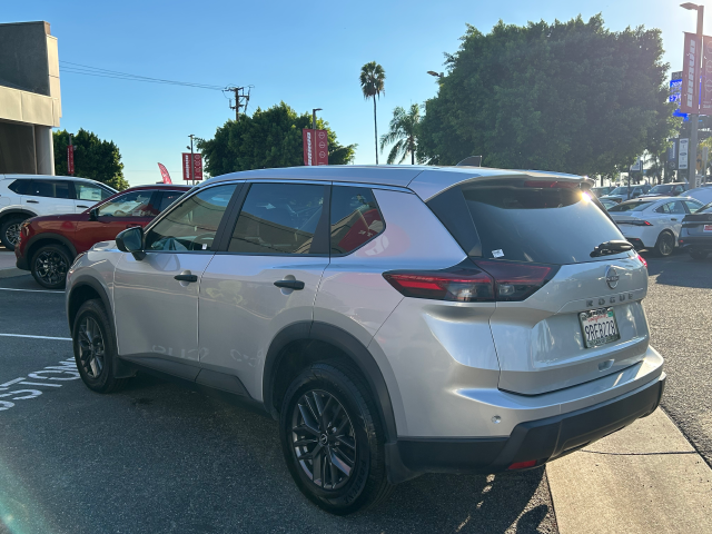 Used 2024 Silver Nissan S image 7