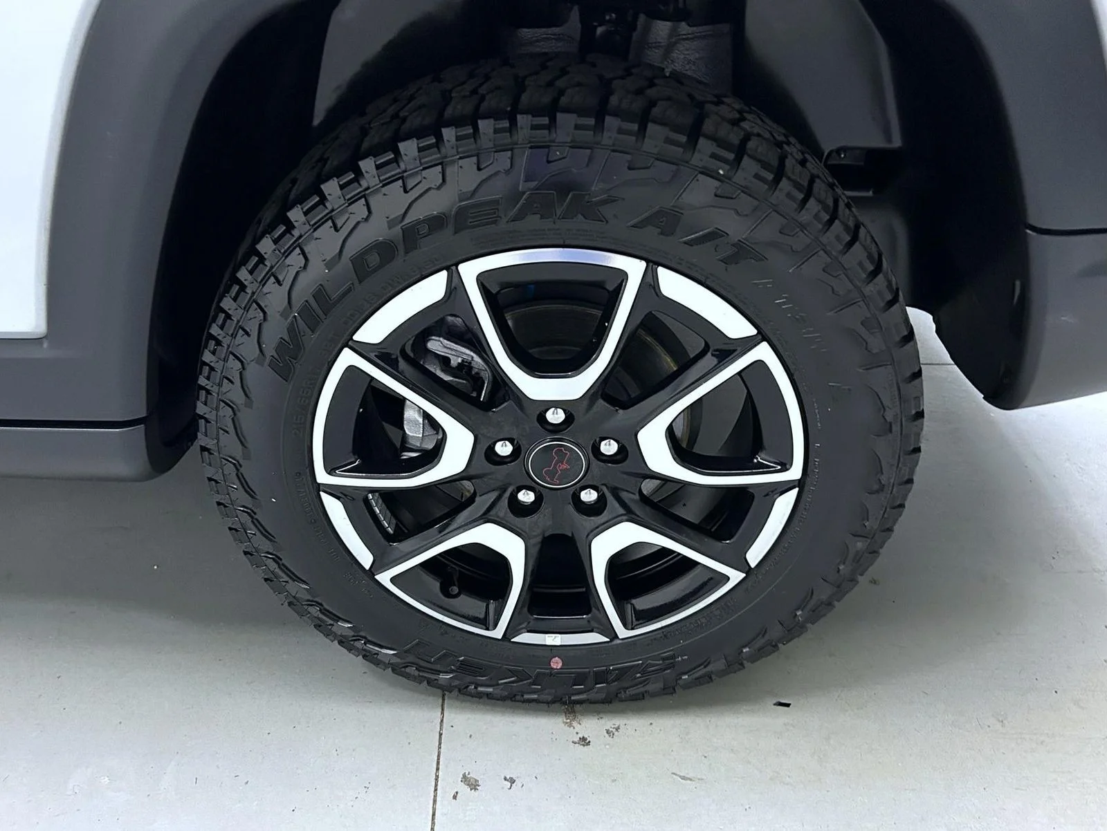 Used 2025 Silver Jeep Trailhawk image 22