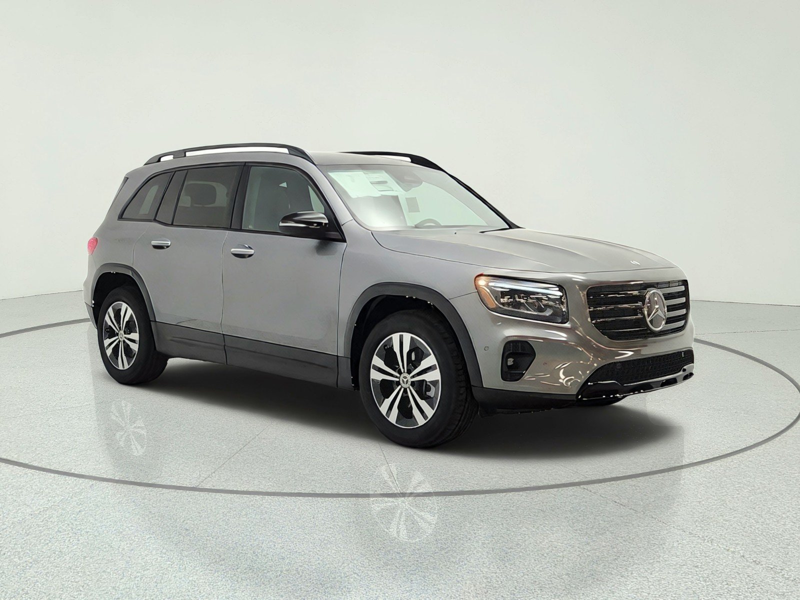 New 2026 Mountain Grey Metallic Mercedes-Benz GLB 250 SUV image 3